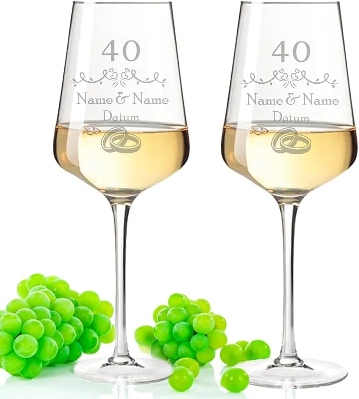 Besuche den GRAVURZEILE-Store GRAVURZEILE Weißweingläser mit Gravur - Rubinhochzeit 40 Jahre - Personalisiert mit Namen & Datum - Geschenk für Sie & Ihn zur Hochzeit Verlobung Jahrestag — Wein und Festtafel