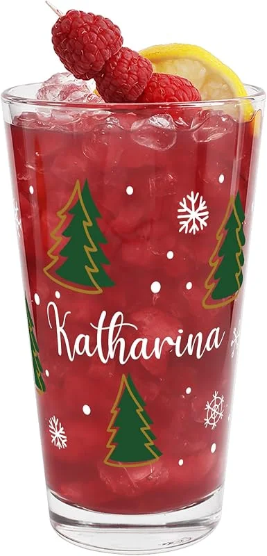 Besuche den Herz & Heim-Store Herz & Heim® Personalisiertes Trinkglas zu Weihnachten – 300 ml Leonardo Glas – Geschenk & Tischdeko für Weihnachten – Winterliche Gläser mit Namensaufdruck – Weihnachtsmotive (Tannenbäume) — Advent und Tisch