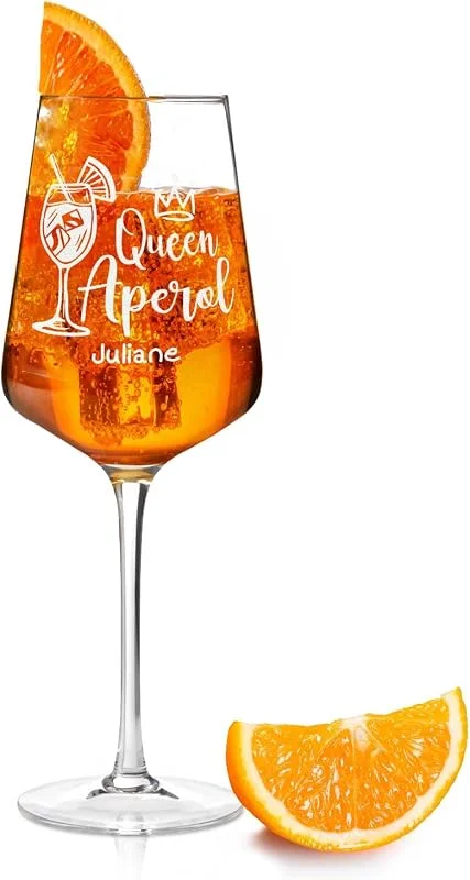 Besuche den GRAVURZEILE-Store GRAVURZEILE Aperol Glas mit Gravur - Queen Aperol - Personalisiert mit Namen - Geschenkidee für Aperol Spritz & Cocktail Liebhaber - Weinglas für Sangria & Lillet — Wein und Festtafel