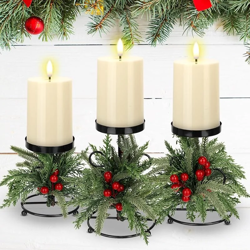 Marke: Yunlly Yunlly Set mit 3 weihnachtlichen Kerzenhaltern mit flammenlosen Kerzenlichtern, Norfolk Kiefernnadel, verzierter Kandelaber für Weihnachten, Familienfeier, Urlaub, Tischdekoration, 3 Stück — Kerzenlicht Abendessen