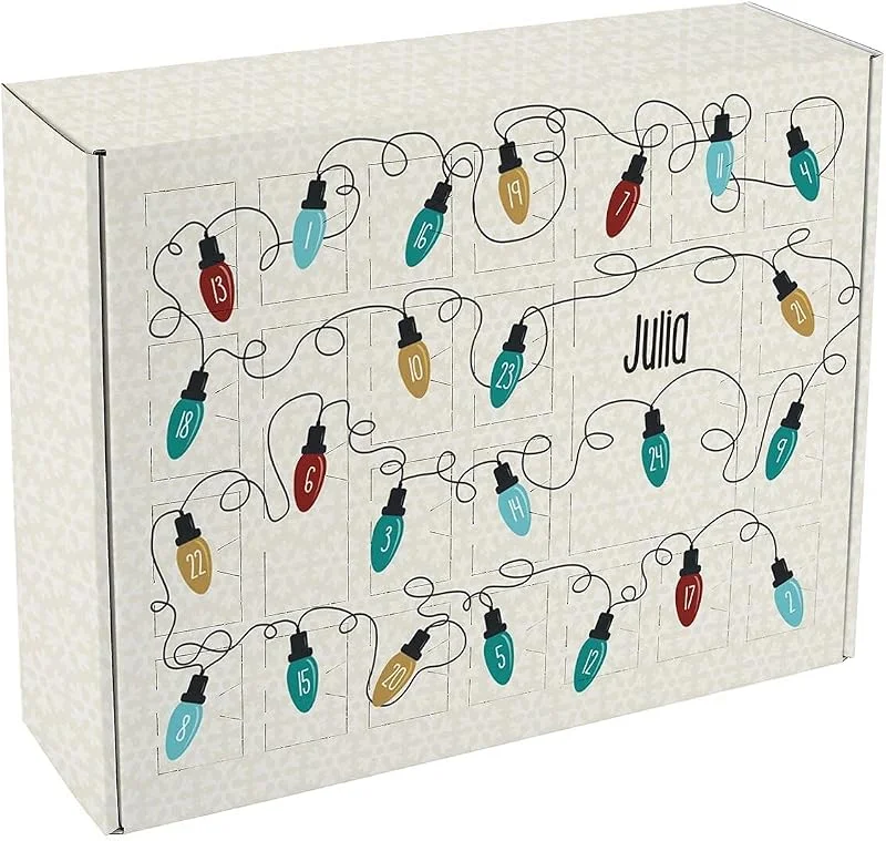Besuche den Herz & Heim-Store Herz & Heim® Adventskalender zum Befüllen für Teenager im angesagten Lichterketten-Look personalisiert mit Ihrem Wunschtext — Advent und Tisch