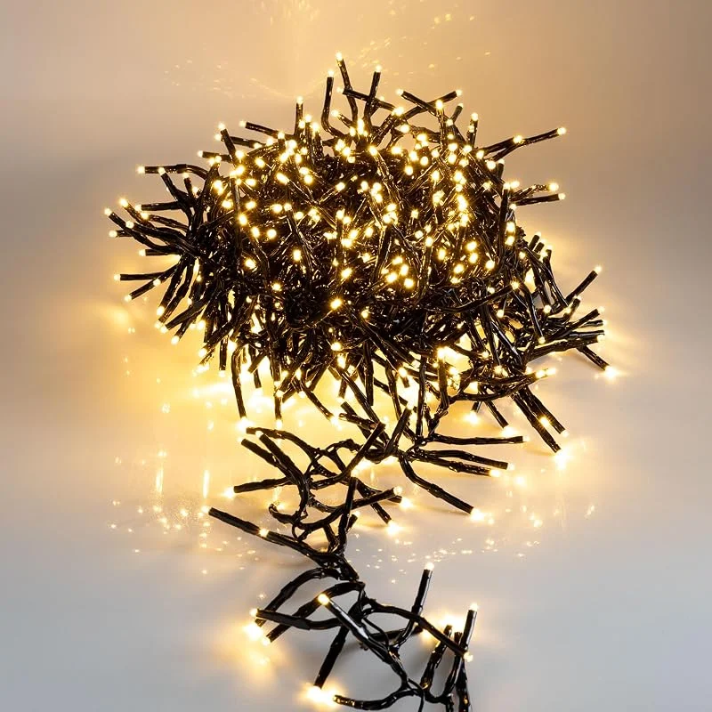 Besuche den Spetebo-Store Spetebo LED Weihnachtsbaum Lichterkette warm weiß mit Timer - 4 m, 576 LED - Büschel Lichterkette mit Speicherchip und 8 Funktionen - für den Innen- und Außenbereich — Weihnachtsbeleuchtung