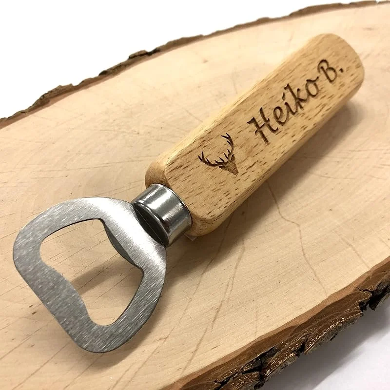 Besuche den Mr.Zollstock-Store Flaschenöffner personalisiert, BEIDSEITIG OHNE AUFPREIS, Holz mit Gravur Bieröffner Geschenk für Männer Papa Opa Vatertag Weihnachten — Wein und Festtafel