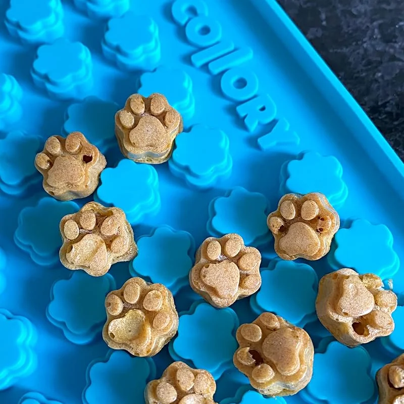 Besuche den Collory-Store Collory Mini Pfoten (1, 5 cm) Silikon Leckerli Backmatte, Hundekekse selbst backen, Schokoladenform, Bonbonform, Material antihaftend und lebensmittelecht (BPA-Frei) (Türkis) — Weihnachtskueche