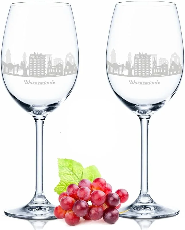 Besuche den GRAVURZEILE-Store GRAVURZEILE Weingläser mit Gravur - Skyline Warnemünde im Set - Hochwertige 360° Lasergravur - schönes Geschenk als Andenken, Souvenir oder für Sammler & Weingenießer zum Geburtstag — Wein und Festtafel