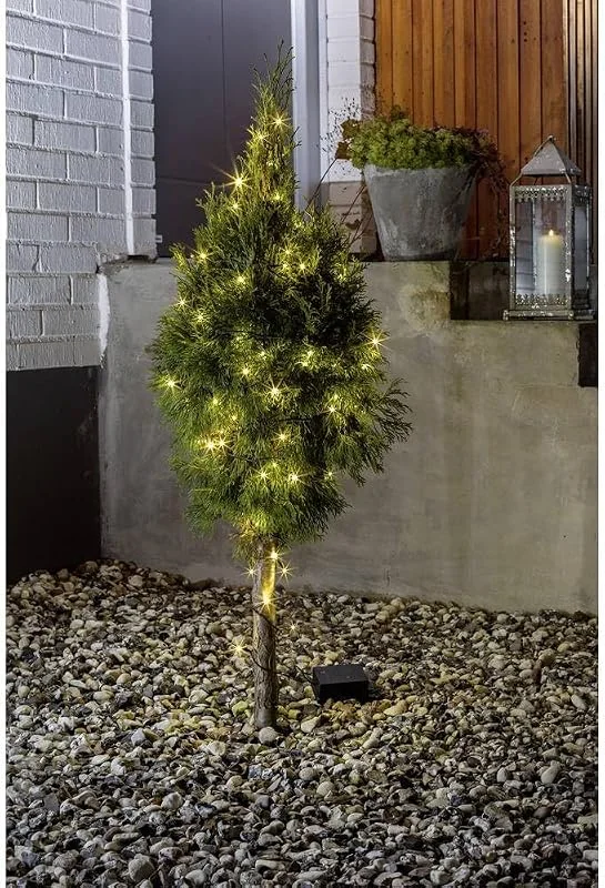 Besuche den Konstsmide-Store Konstsmide LED Lichterkette, mit an, aus Schalter, Lichtsensor, 6h und 9h Timer, 20 warmweiße Dioden, batteriebetrieben, Außen (IP44), schwarzes Kabel, schwarze Box, 4 x AA 1.5V (exkl.) - 3722-100 — Weihnachtsbeleuchtung