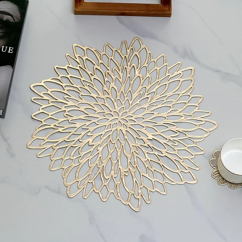 Besuche den Epinki-Store Epinki 2Pcs Set Tischset Abwaschbar Junge 38CM, PVC Platzset rutschfest Blumen Hitzebeständige, Tischuntersetzer Gold für Küche und Restaurant — Küche & Haushalt