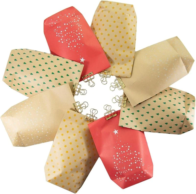 Besuche den Oblique Unique-Store Oblique Unique® Weihnachts Geschenktüten 8 STK. Papiertüten für Weihnachten Xmas Tannenbaum und Stern Motiven — Geschenkverpackung