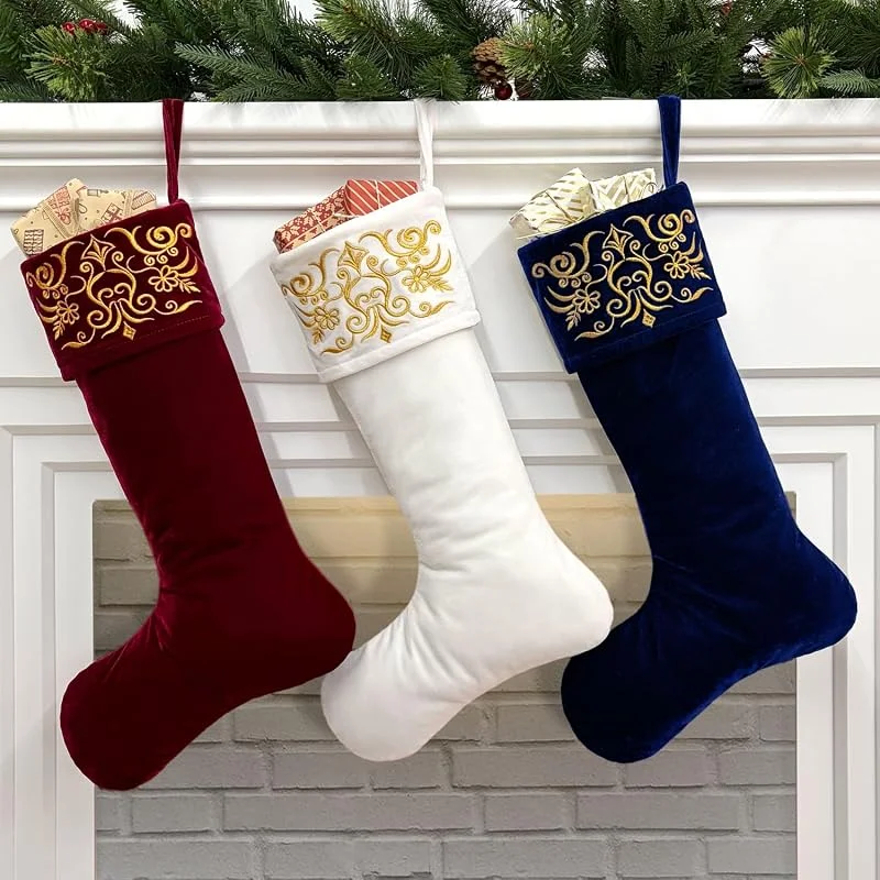 Marke: Starry Dynamo 55, 9 cm Samt-Weihnachtsstrumpf mit goldener Damast-Stickerei, 3er-Set (Burgunderrot, Elfenbein, Königsblau) — Weihnachtsdeko