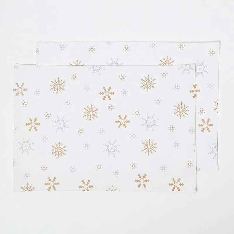 Besuche den Homescapes-Store HOMESCAPES 2er-Set Weihnachts-Tischset weiß mit Schneeflocken 30x45 cm, Baumwoll-Platzsets Weihnachten, Festliche Stoff-Platzdeckchen waschbar — Küche & Haushalt