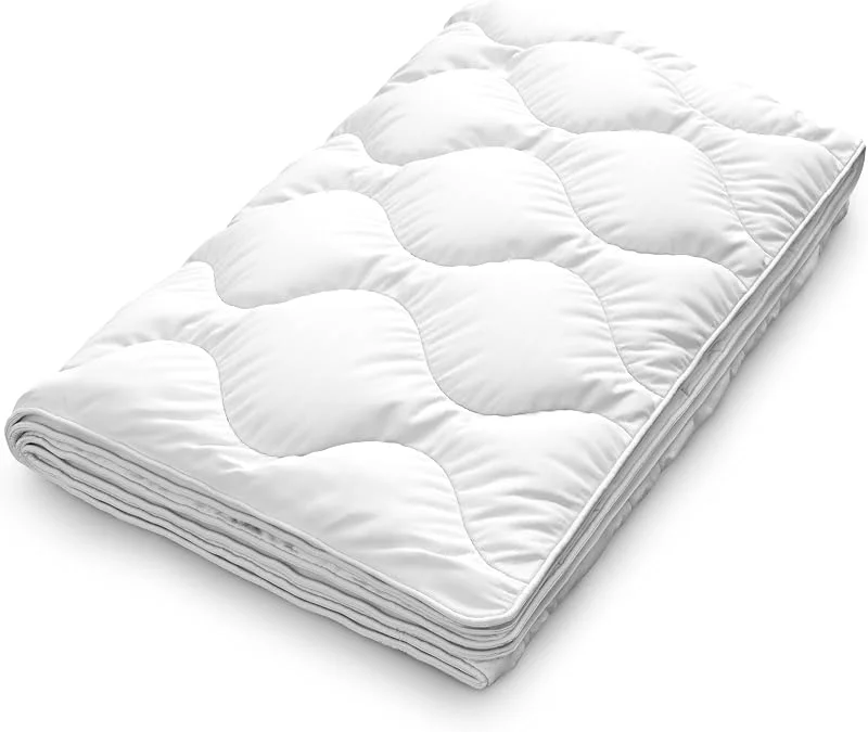 Besuche den Siebenschläfer-Store Siebenschläfer Bettdecke 135x200 cm – Medium Ganzjahresdecke für normal temperierte Schlafzimmer (135 x 200 cm - Ganzjahresdecke) — Wein und Festtafel