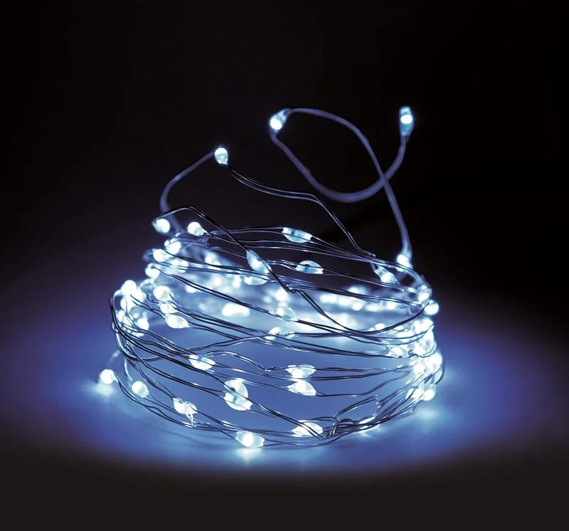 Besuche den Spetebo-Store Spetebo Draht Lichterkette 40 LED mit Timer und 8 Funktionen - kalt weiß - Micro Lichterkette mit Batterie Betrieb für Innen und Außen — Weihnachtsbeleuchtung