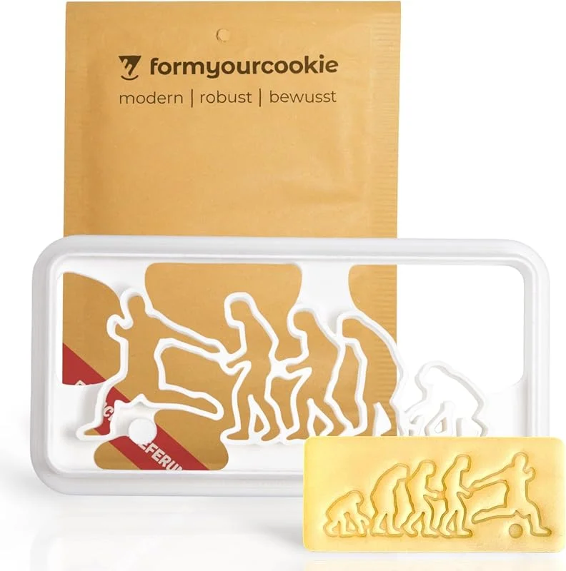 Besuche den formyourcookie-Store Evolution Fußballer Ausstechform für Kekse Plätzchen Fondant, hochwertige Fußball Keksausstecher, 100% nachhaltig, detaillierte Football Keksstempel, Ausstecher EM Ton, Keksschneider — Weihnachtskueche