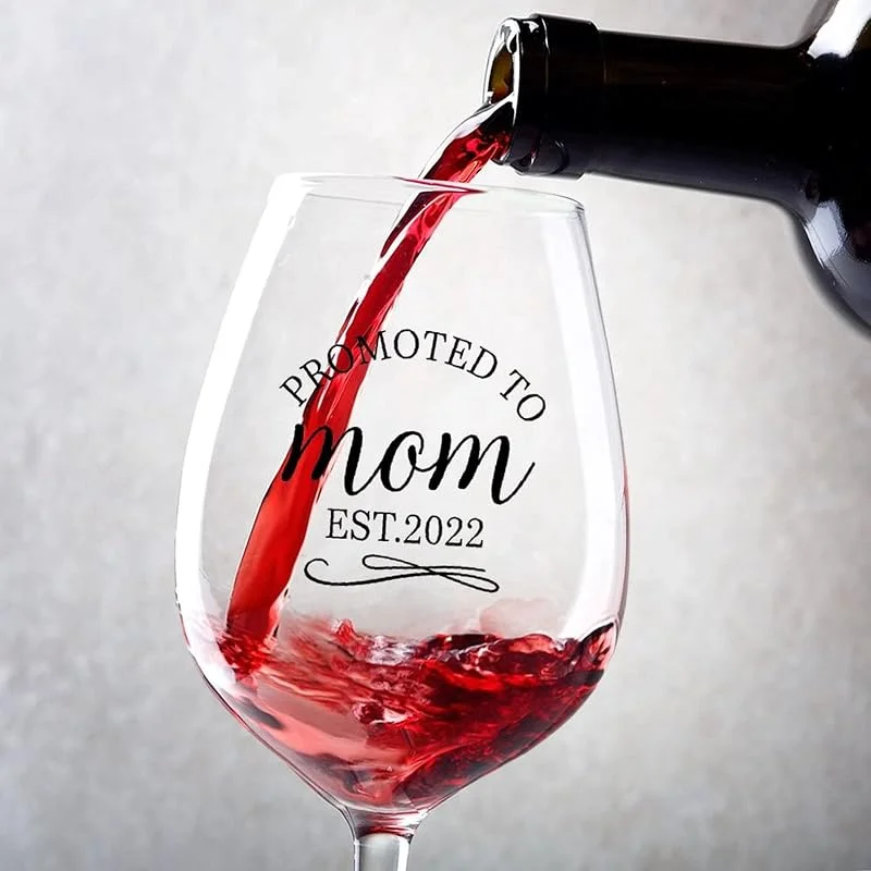 Marke: Rimego Weinglas-Kelch, Promoted to Mom, Weinglas, Set mit 2 Weingläsern für Paare, Jahrestag, Hochzeit, Geschenk, personalisierte Weingeschenke für Frauen und Männer — Wein und Festtafel
