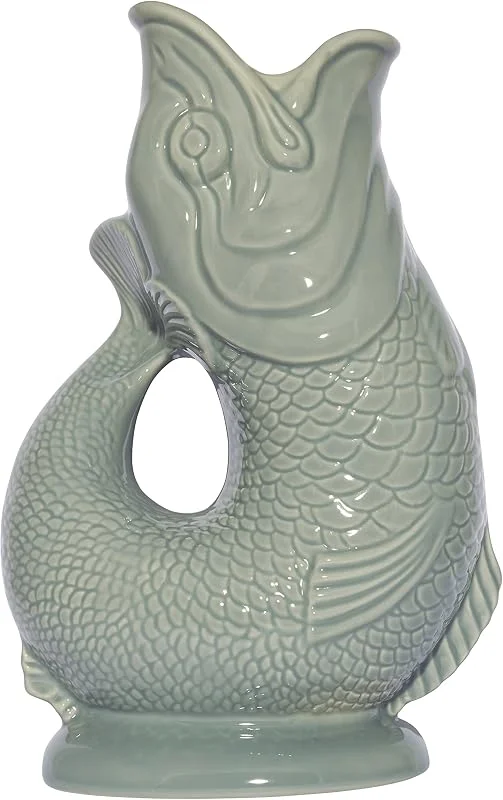 Besuche den Gluckigluck-Store Gluckigluck Karaffe Original Gluggle Jug – das glucksende Original! Wasserkaraffe Fisch Vase Keramikkrug in Fisch-Form, 1, 3 L, Sage — Küche & Haushalt