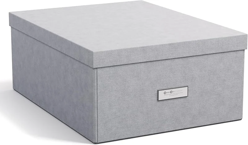 Besuche den BIGSO-Store BIGSO KATRIN große Aufbewahrungsbox mit Deckel – stabiler Organizer aus Faserplatte und Papier in Leinenoptik – praktische Faltbox mit Etikettenrahmen – hellgrau — Geschenkverpackung