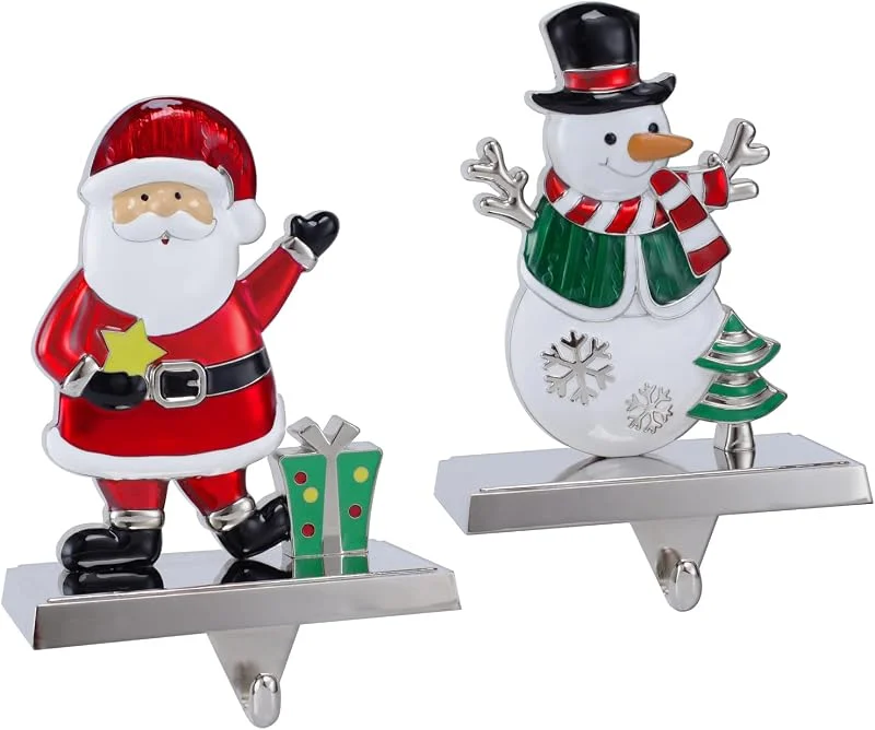Marke: Yuokwer Set mit 2 Weihnachtsstrumpf-Haltern für Kaminsims, Weihnachtsstrumpf-Haken für Kamin, Metallhaken für Kamine, Regalaufhänger, Kaminsims, Dekoration (Weihnachtsmann, Schneemann) — Weihnachtsdeko