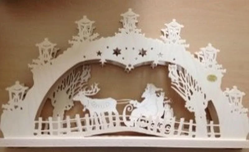 Besuche den Rudolphs Schatzkiste-Store Rudolphs Schatzkiste 3D-Lichterbogen Winterliche Schlittenfahrt mit Rentier und Fahrer, elektrisch beleuchtet BxHxT 52x32x4, 5cm NEU 3D-Schwibbogen LED-Schlittenfahrt Rentierbeleuchtung — Weihnachtsdeko